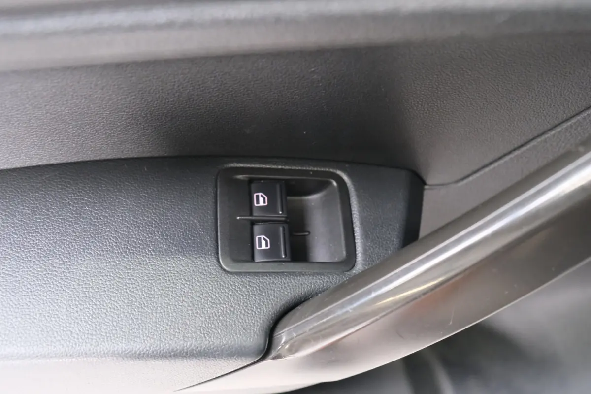 1.0 TSI L1H1 BMT - Airco, Trekhaak.