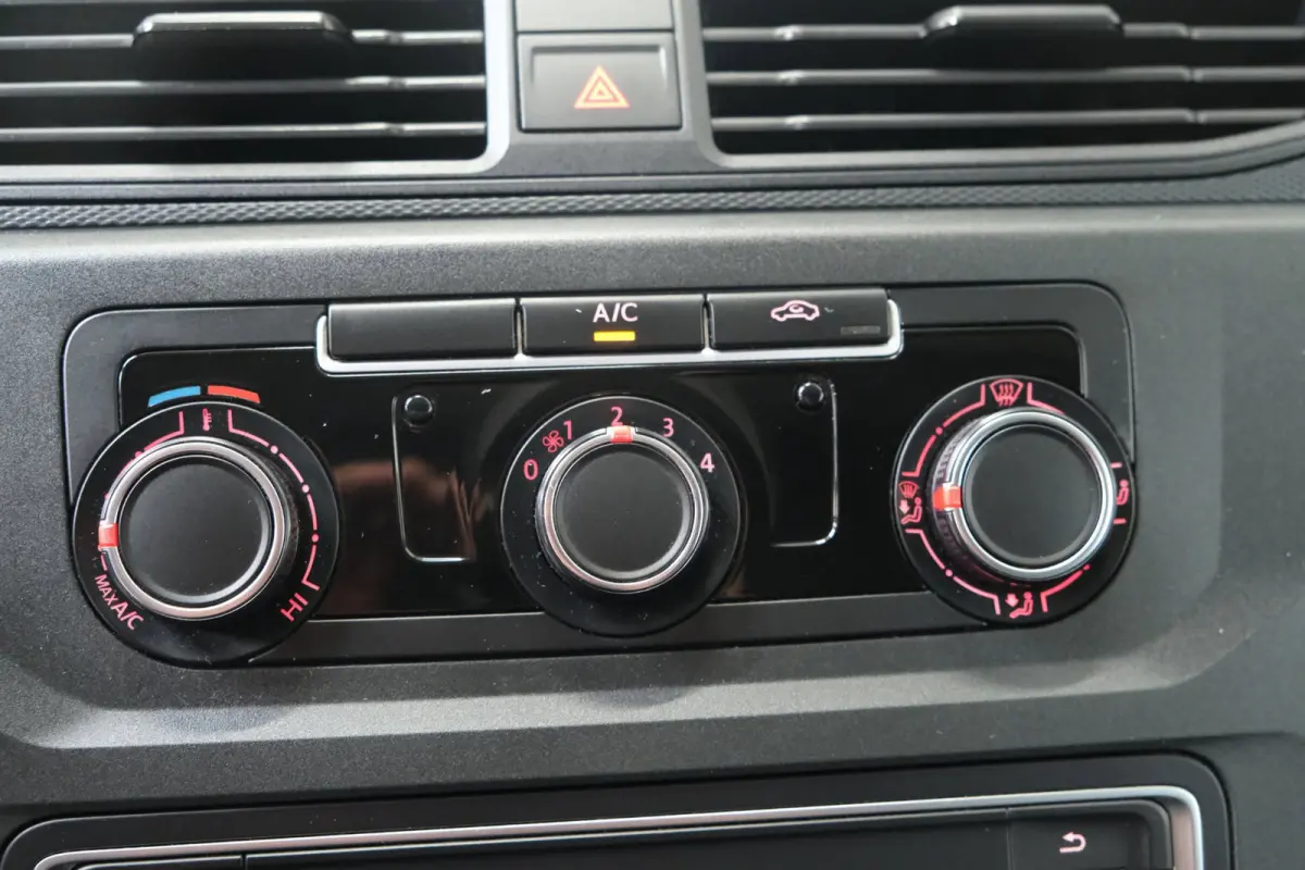 1.0 TSI L1H1 BMT - Airco, Trekhaak.