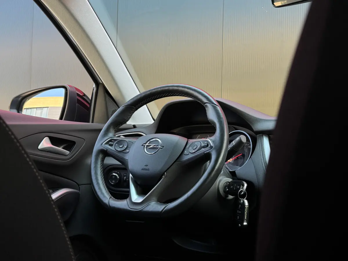 | Stoelverwarming | Apple Carplay/Android Auto | LED | Trekhaak |