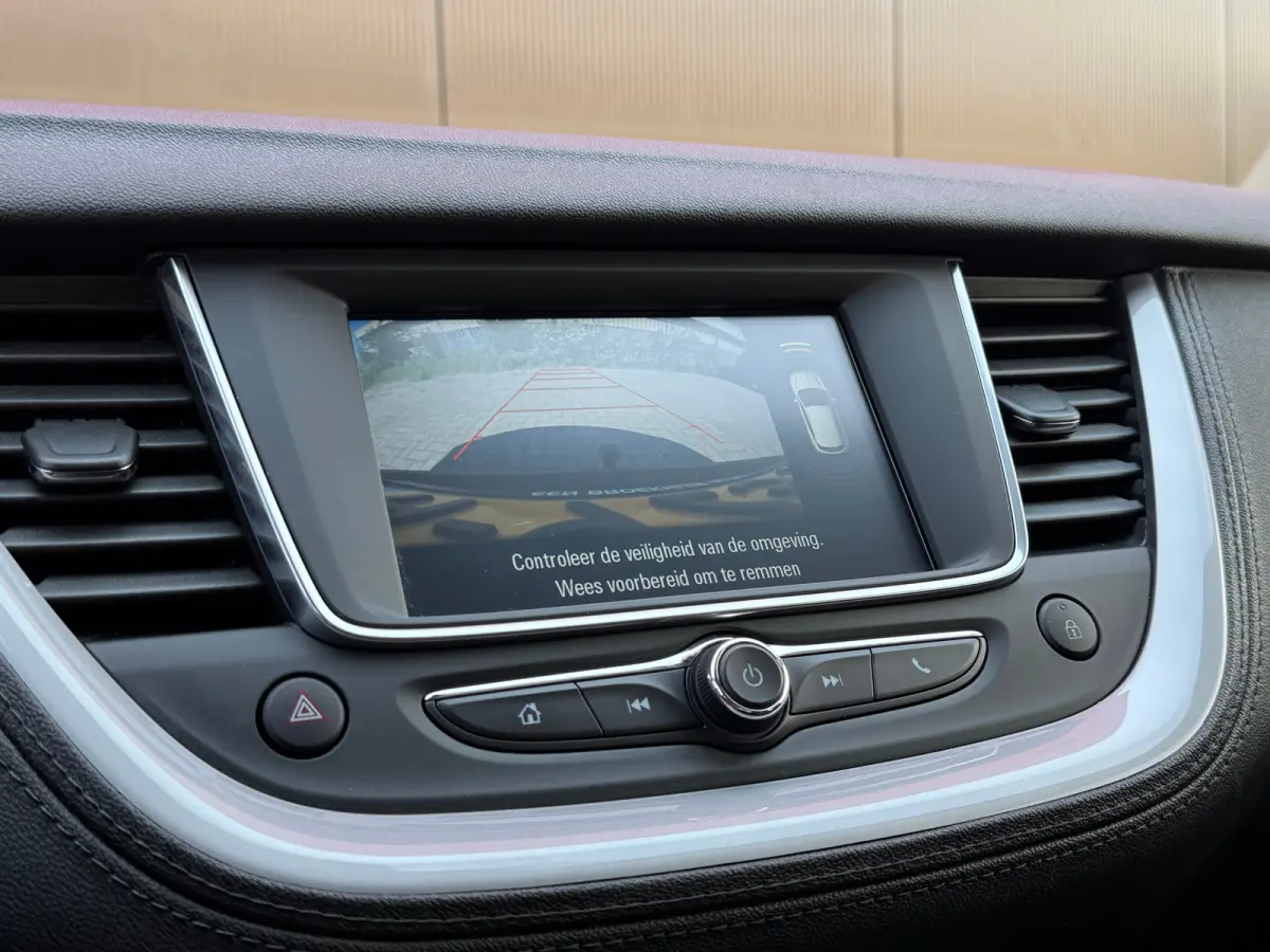 | Stoelverwarming | Apple Carplay/Android Auto | LED | Trekhaak |