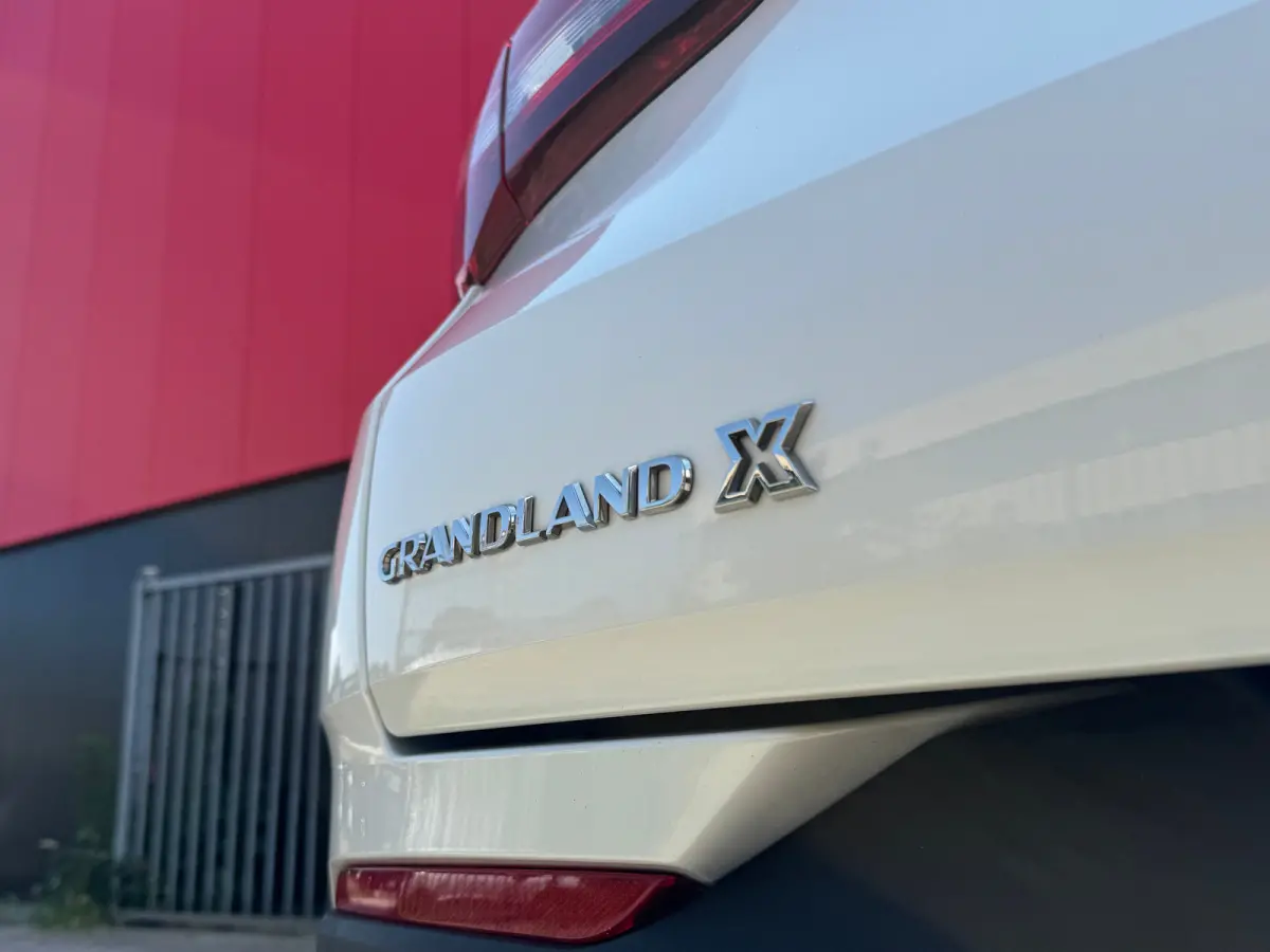 | Stoelverwarming | Apple Carplay/Android Auto | LED | Trekhaak |