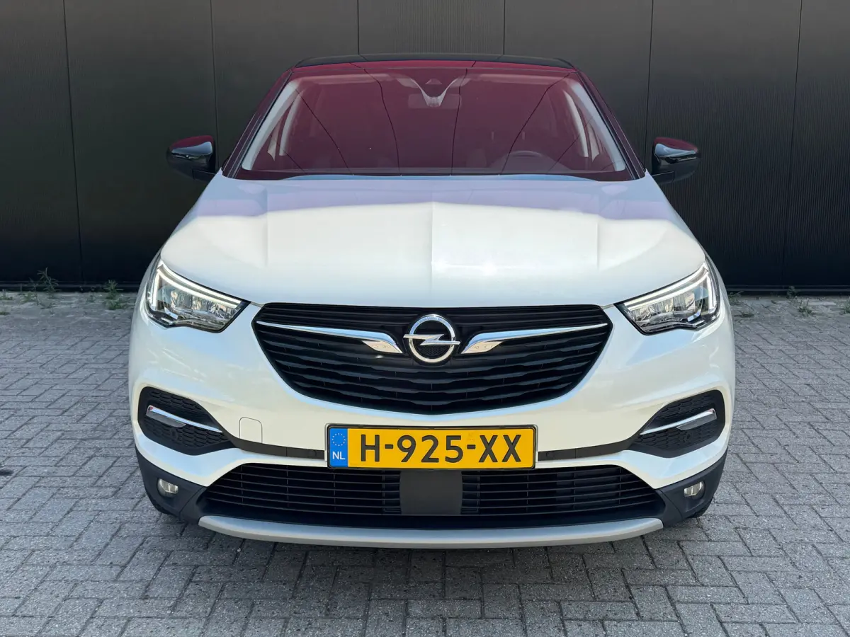 | Stoelverwarming | Apple Carplay/Android Auto | LED | Trekhaak |