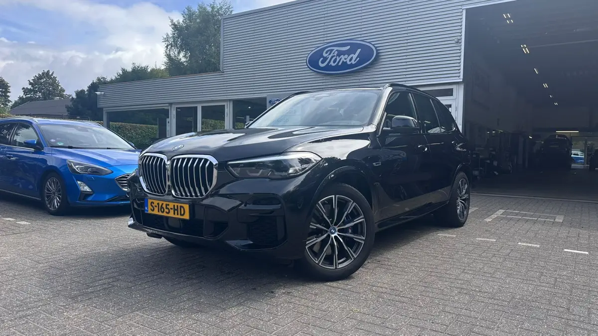 xDrive45e High Executive | M-SPORT! | ELEKTR. TREKHAAK | STOEL + STUURVERWARMING | LUCHTVERING | CAMERA | 360° PARK SENS | ELEKTR. STOEL INCL. MEMORY | DODE HOEK