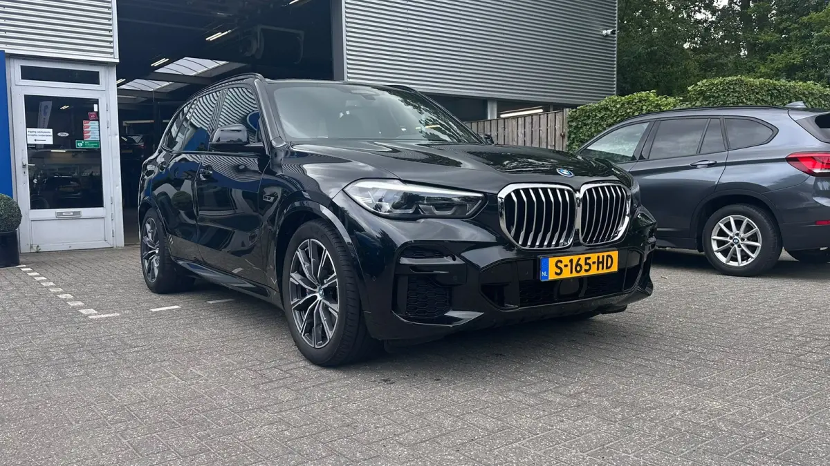 xDrive45e High Executive | M-SPORT! | ELEKTR. TREKHAAK | STOEL + STUURVERWARMING | LUCHTVERING | CAMERA | 360° PARK SENS | ELEKTR. STOEL INCL. MEMORY | DODE HOEK