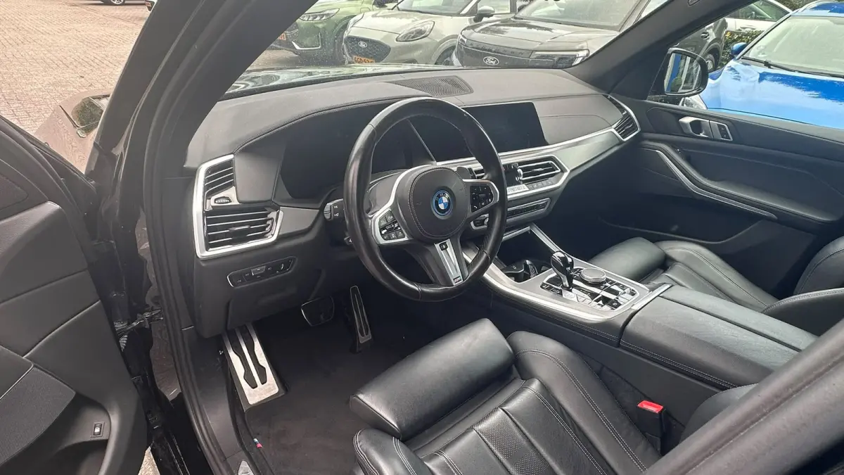 xDrive45e High Executive | M-SPORT! | ELEKTR. TREKHAAK | STOEL + STUURVERWARMING | LUCHTVERING | CAMERA | 360° PARK SENS | ELEKTR. STOEL INCL. MEMORY | DODE HOEK