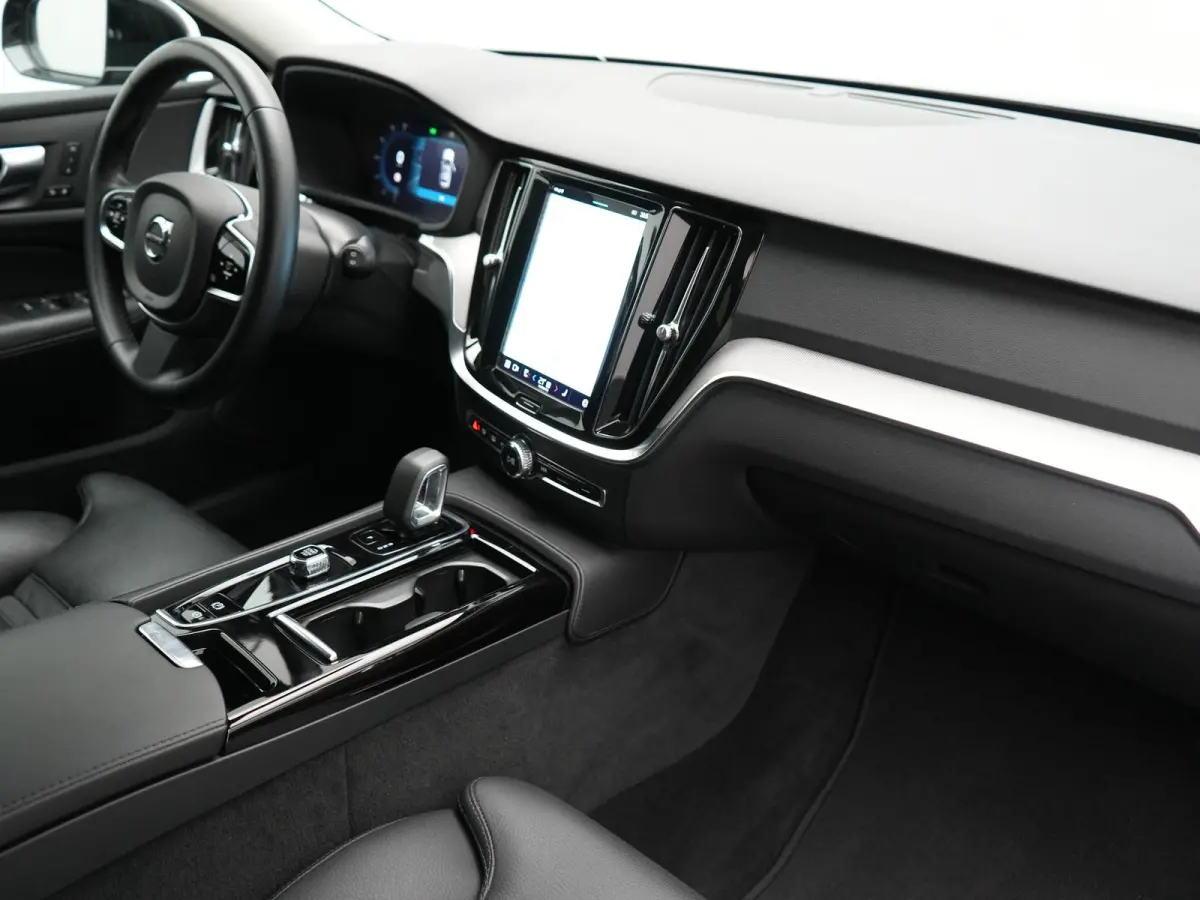 T6 PHEV AWD Plus Bright 350pk Dealer O.H | Trekhaak Af Fabriek | Adaptive Cruise | Camera | Lederen Sportstoelen Memory & Verwarmd | Apple Carplay | Keyless | Google Assistant & Maps | Stuur