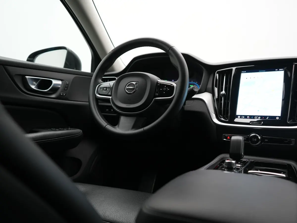 T6 PHEV AWD Plus Bright 350pk Dealer O.H | Trekhaak Af Fabriek | Adaptive Cruise | Camera | Lederen Sportstoelen Memory & Verwarmd | Apple Carplay | Keyless | Google Assistant & Maps | Stuur