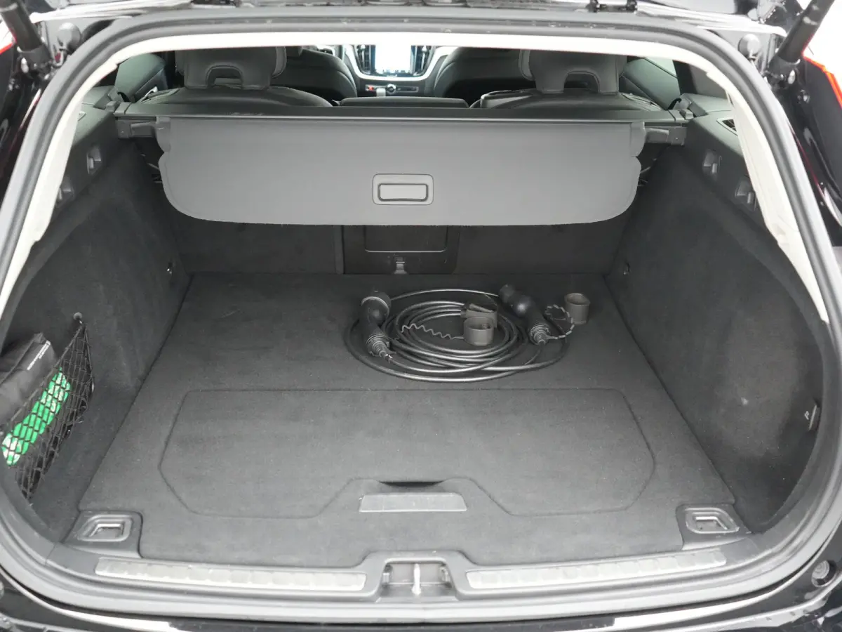 T6 PHEV AWD Plus Bright 350pk Dealer O.H | Trekhaak Af Fabriek | Adaptive Cruise | Camera | Lederen Sportstoelen Memory & Verwarmd | Apple Carplay | Keyless | Google Assistant & Maps | Stuur