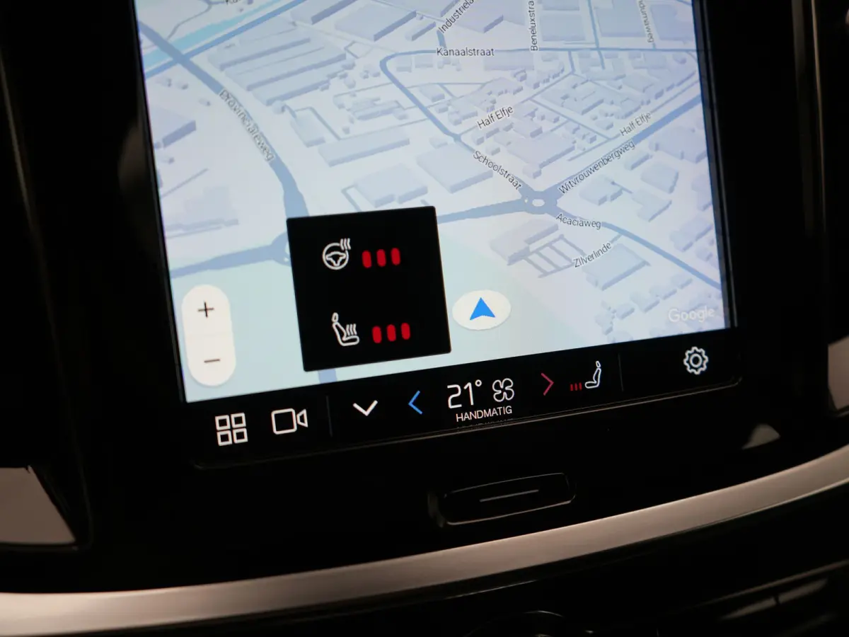 T6 PHEV AWD Plus Bright 350pk Dealer O.H | Trekhaak Af Fabriek | Adaptive Cruise | Camera | Lederen Sportstoelen Memory & Verwarmd | Apple Carplay | Keyless | Google Assistant & Maps | Stuur