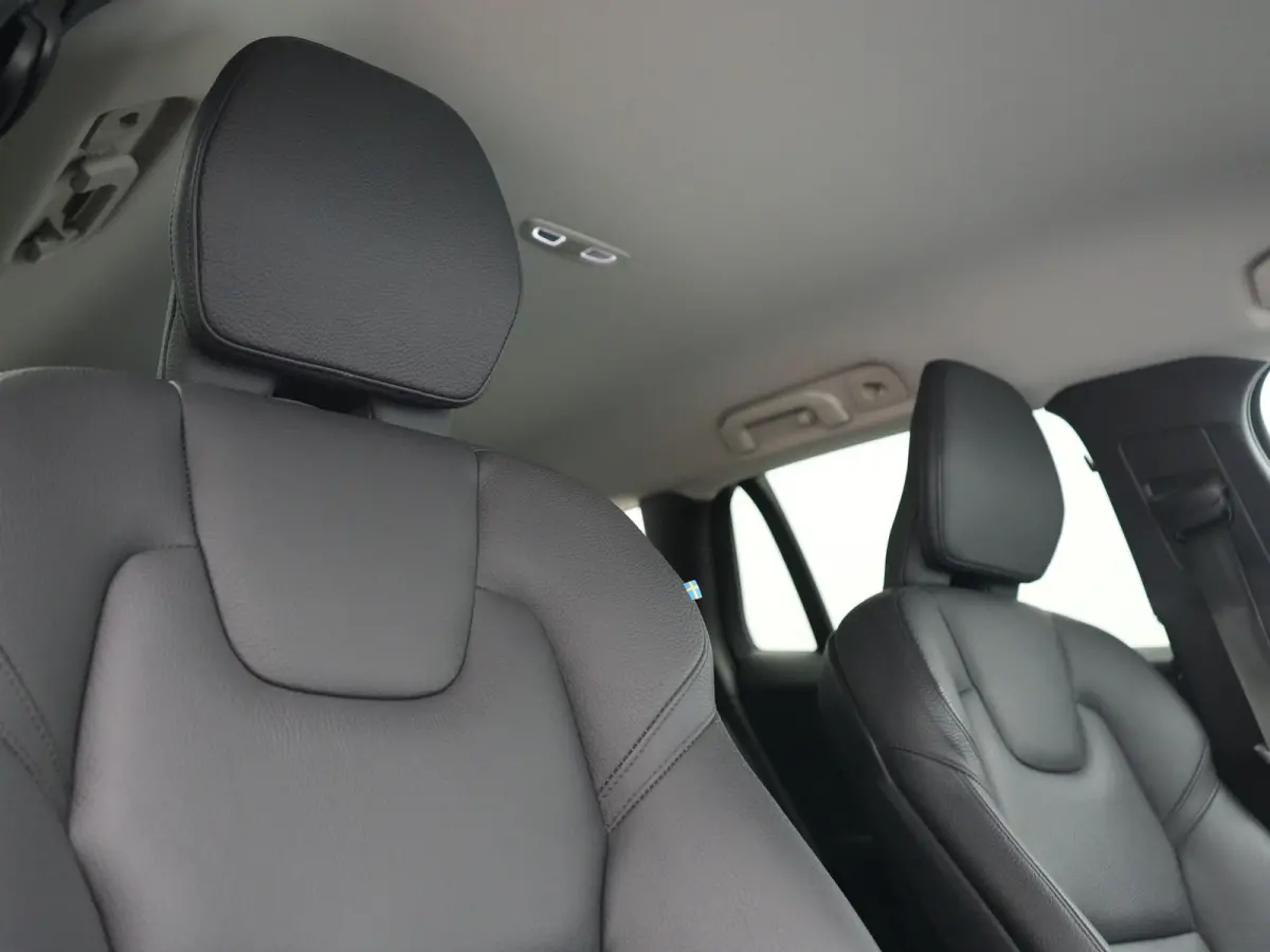 T6 PHEV AWD Plus Bright 350pk Dealer O.H | Trekhaak Af Fabriek | Adaptive Cruise | Camera | Lederen Sportstoelen Memory & Verwarmd | Apple Carplay | Keyless | Google Assistant & Maps | Stuur