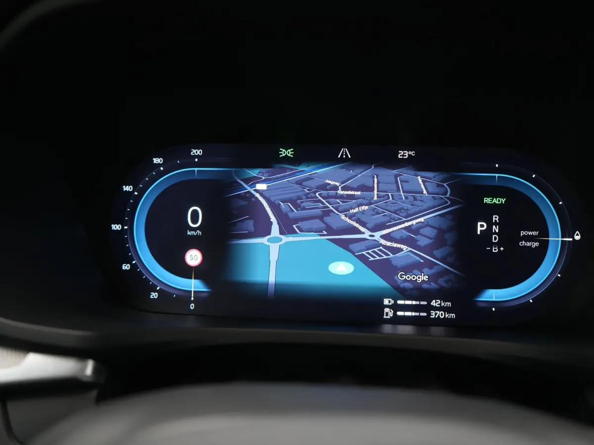 T6 PHEV AWD Plus Bright 350pk Dealer O.H | Trekhaak Af Fabriek | Adaptive Cruise | Camera | Lederen Sportstoelen Memory & Verwarmd | Apple Carplay | Keyless | Google Assistant & Maps | Stuur