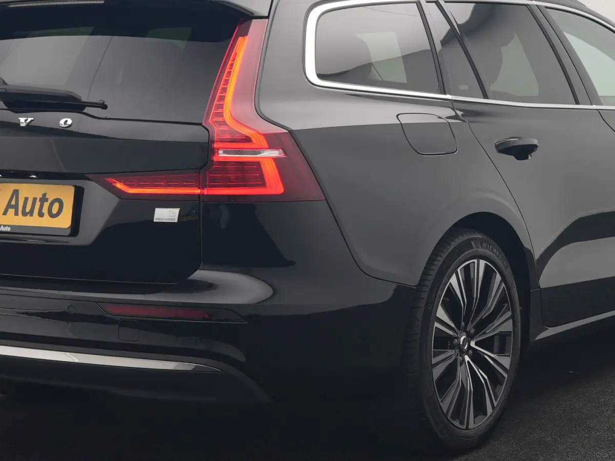 T6 PHEV AWD Plus Bright 350pk Dealer O.H | Trekhaak Af Fabriek | Adaptive Cruise | Camera | Lederen Sportstoelen Memory & Verwarmd | Apple Carplay | Keyless | Google Assistant & Maps | Stuur