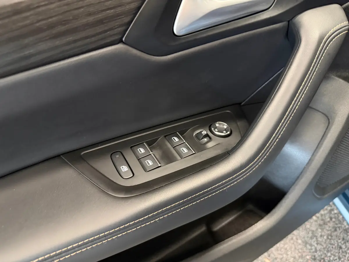 1.6 PureTech GT LINE|NAVICAMERA|PANORAMA|CRUISE|LEDER