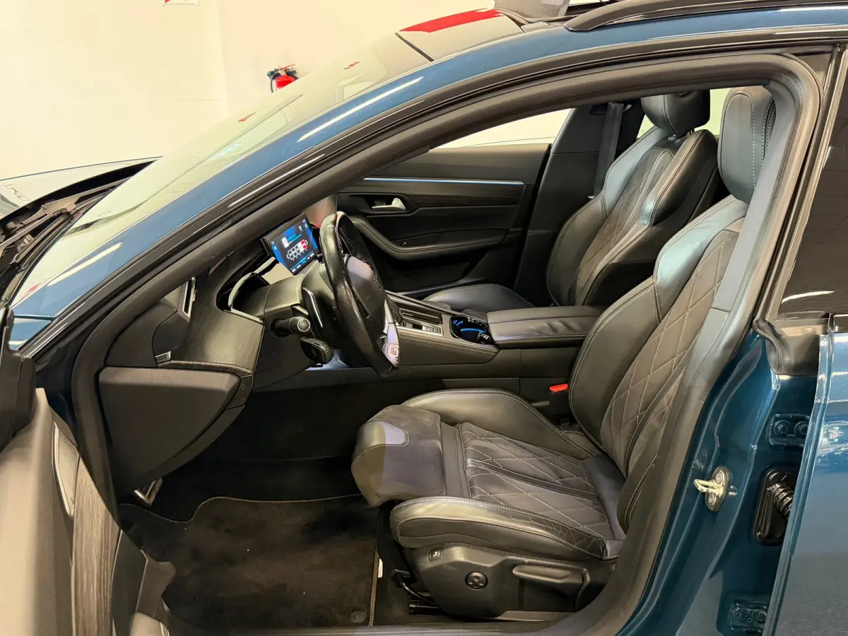 1.6 PureTech GT LINE|NAVICAMERA|PANORAMA|CRUISE|LEDER