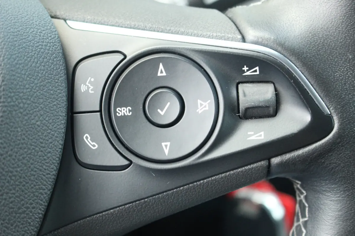 1.2 Turbo Business Elegance | Trekhaak | 360 Camera | Climate & Cruise C. | CarPlay | 17" LMV | Trekhaak | 360 Camera | Climate & Cruise C. | CarPlay | 17" LMV |