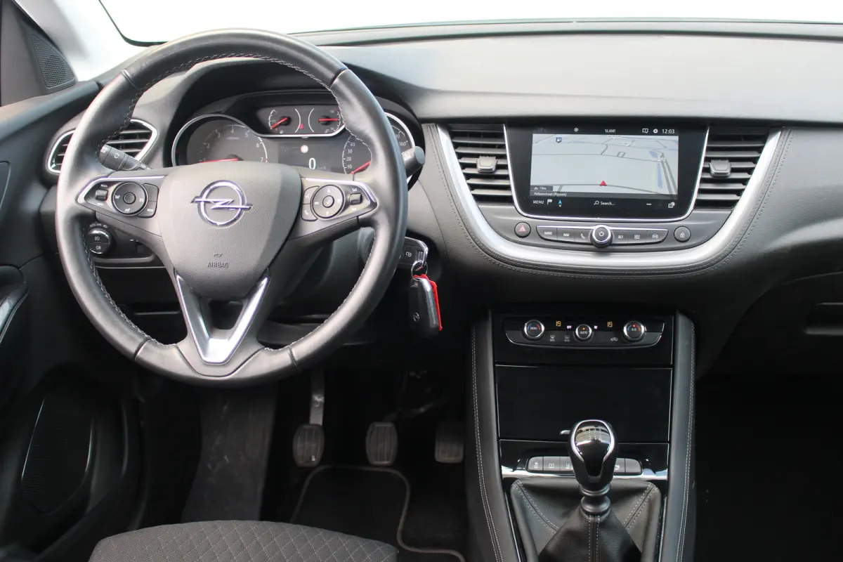 1.2 Turbo Business Elegance | Trekhaak | 360 Camera | Climate & Cruise C. | CarPlay | 17" LMV | Trekhaak | 360 Camera | Climate & Cruise C. | CarPlay | 17" LMV |