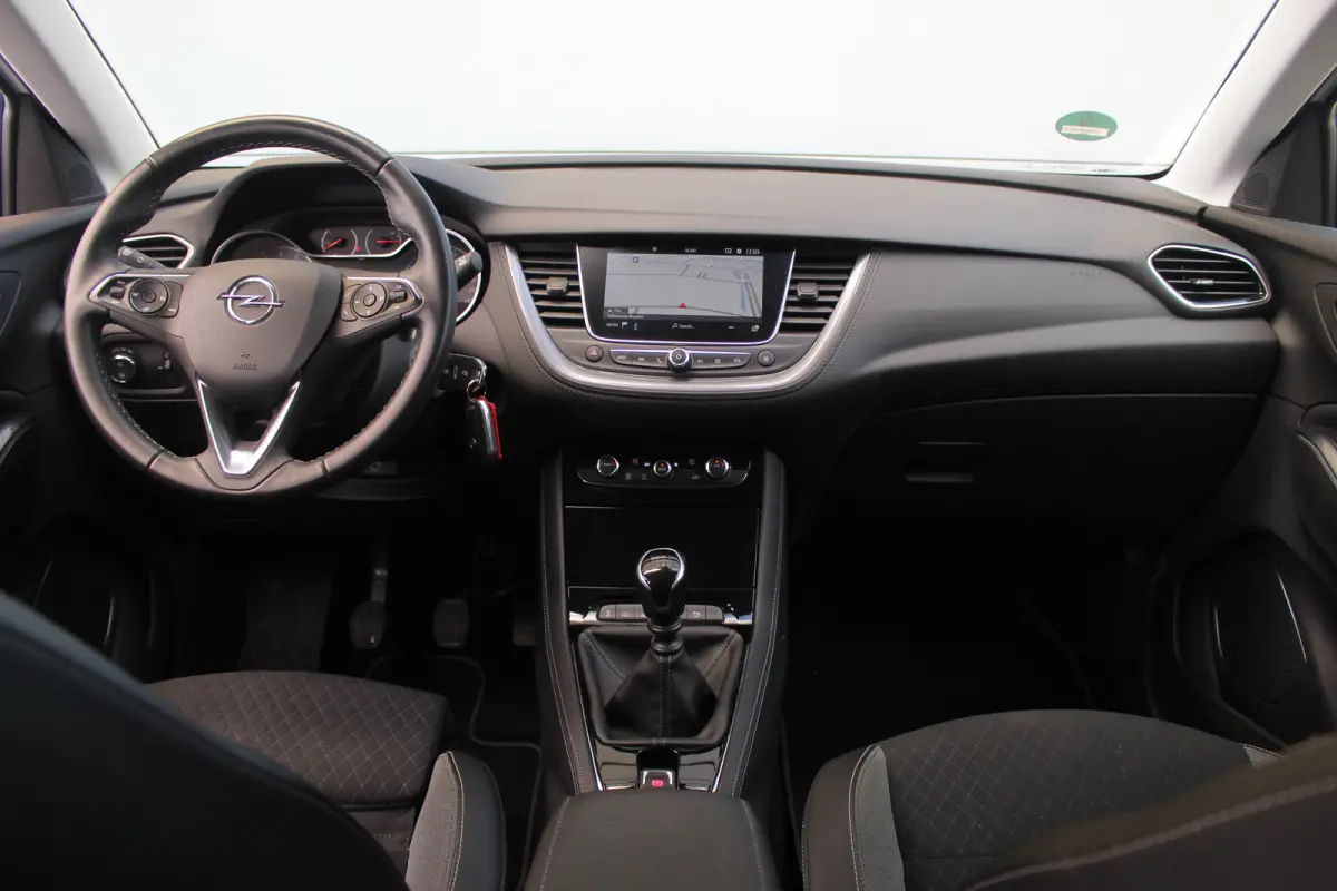 1.2 Turbo Business Elegance | Trekhaak | 360 Camera | Climate & Cruise C. | CarPlay | 17" LMV | Trekhaak | 360 Camera | Climate & Cruise C. | CarPlay | 17" LMV |