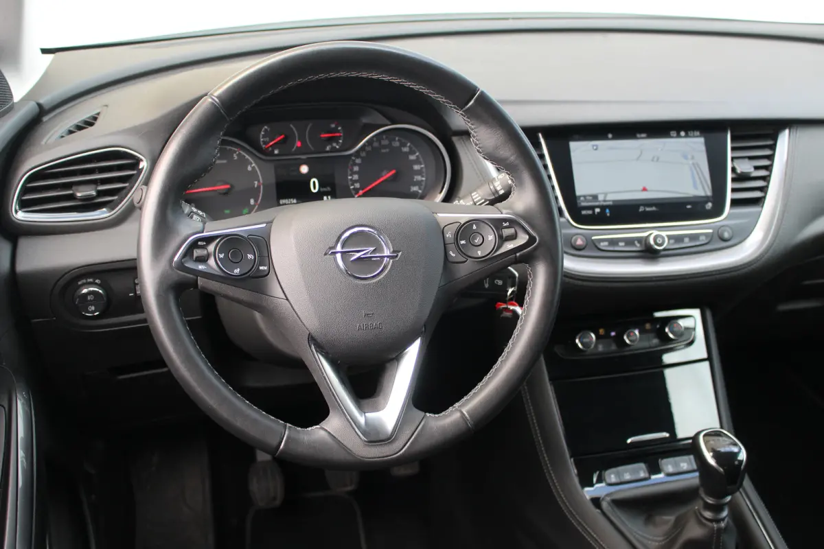 1.2 Turbo Business Elegance | Trekhaak | 360 Camera | Climate & Cruise C. | CarPlay | 17" LMV | Trekhaak | 360 Camera | Climate & Cruise C. | CarPlay | 17" LMV |