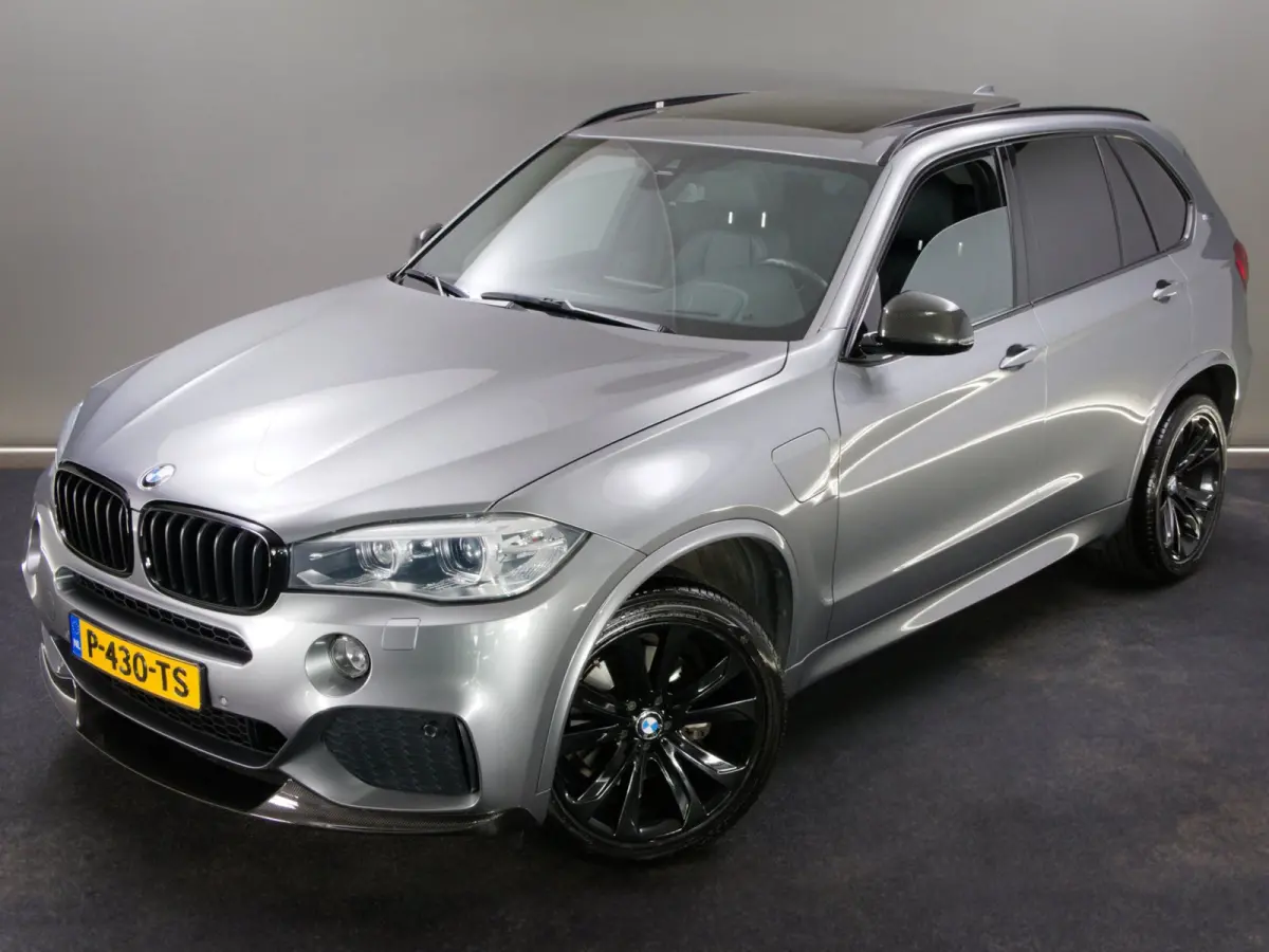 XDrive40e High Executive M-Sport (PANO, TREKHAAK, LUCHTVERING, HARMAN/KARDON-AUDIO, STOELVERWARMING, HEAD-UP, SPORTSTOELEN)