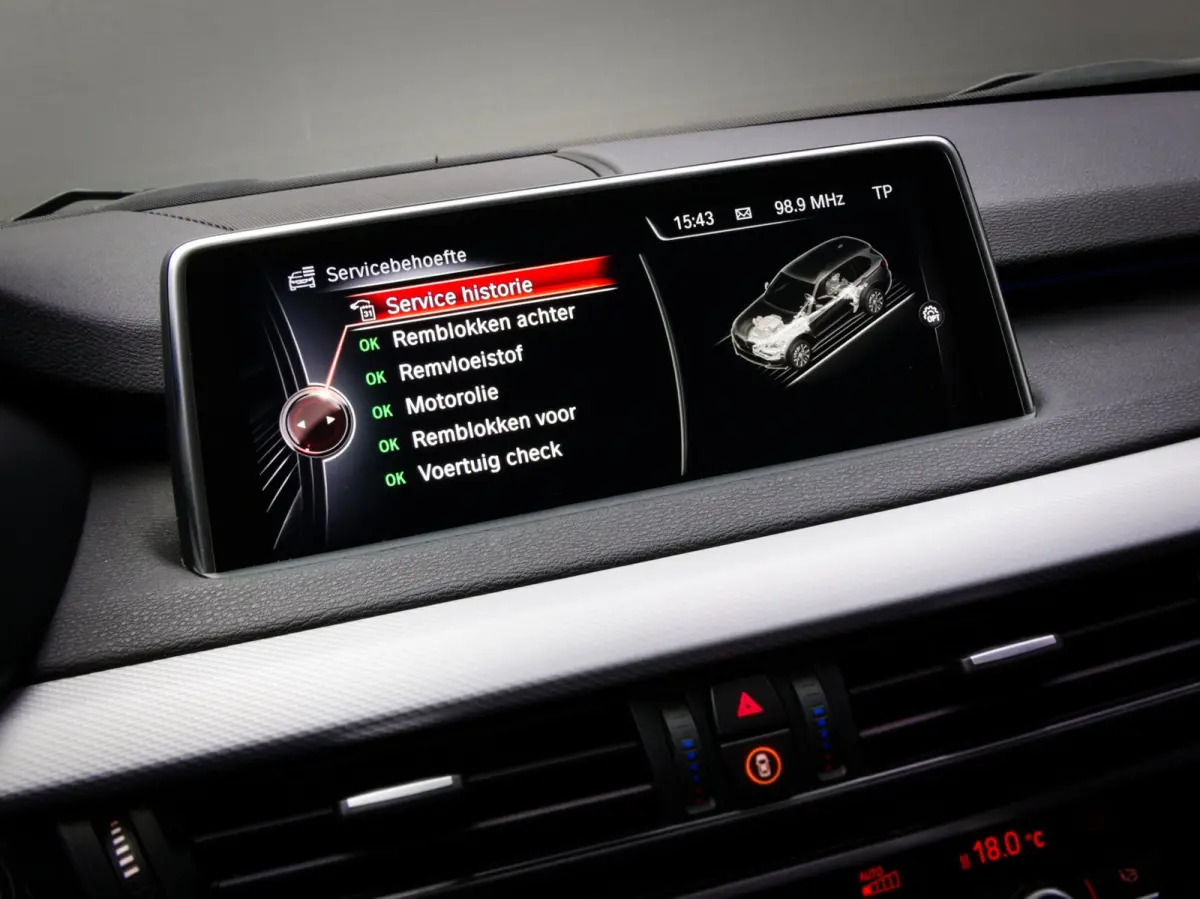 XDrive40e High Executive M-Sport (PANO, TREKHAAK, LUCHTVERING, HARMAN/KARDON-AUDIO, STOELVERWARMING, HEAD-UP, SPORTSTOELEN)