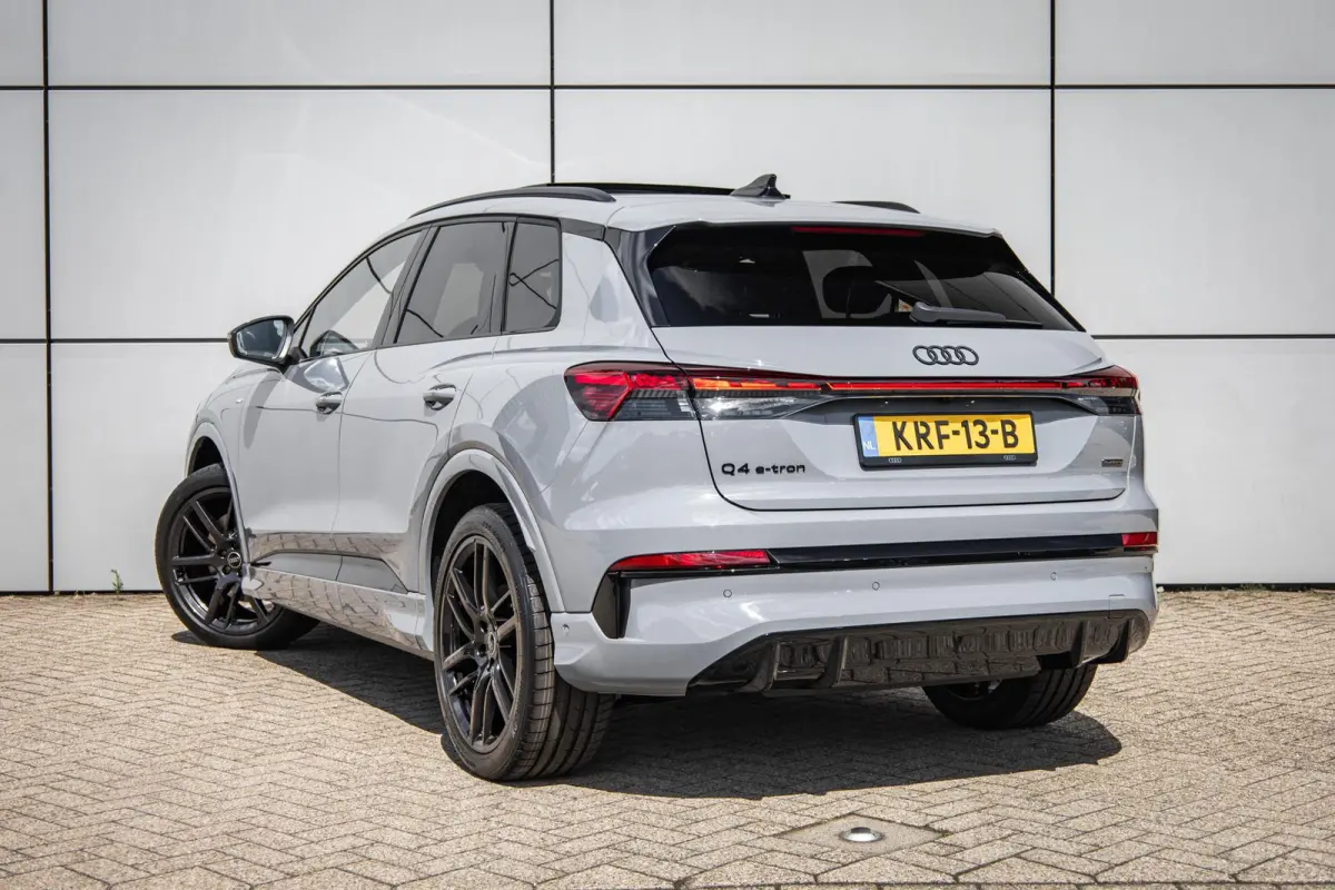 S edition 340pk quattro performance 82 kWh | Panoramadak | Head-up | S-Line Interieur