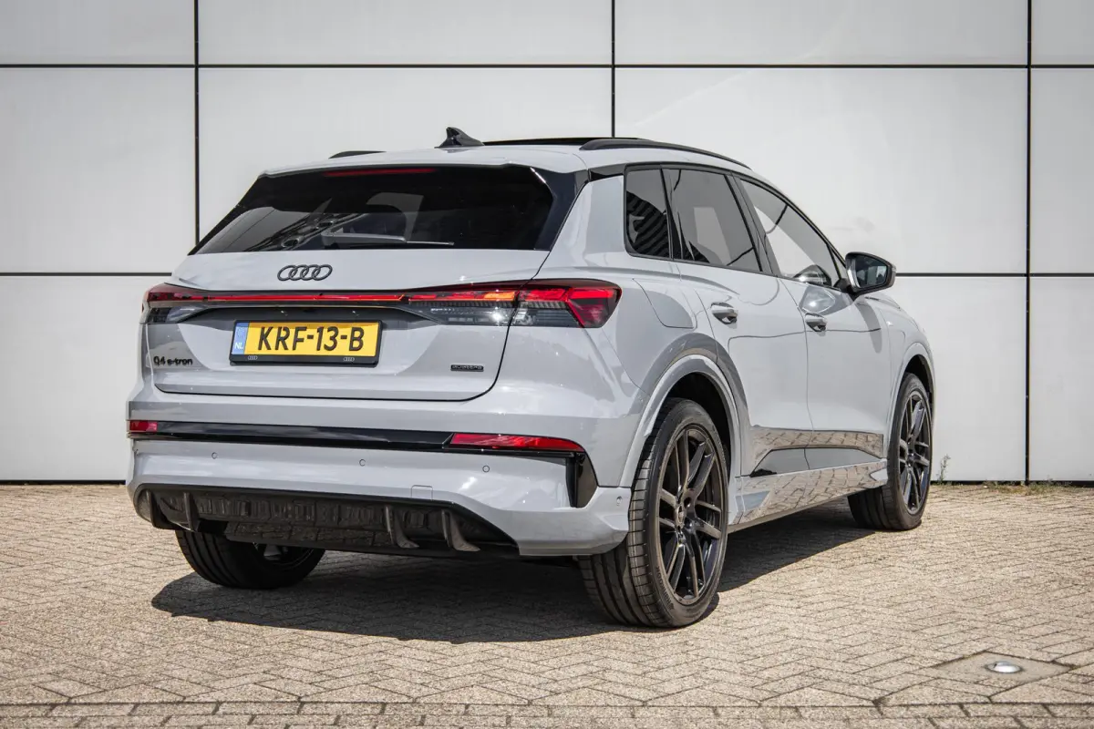 S edition 340pk quattro performance 82 kWh | Panoramadak | Head-up | S-Line Interieur