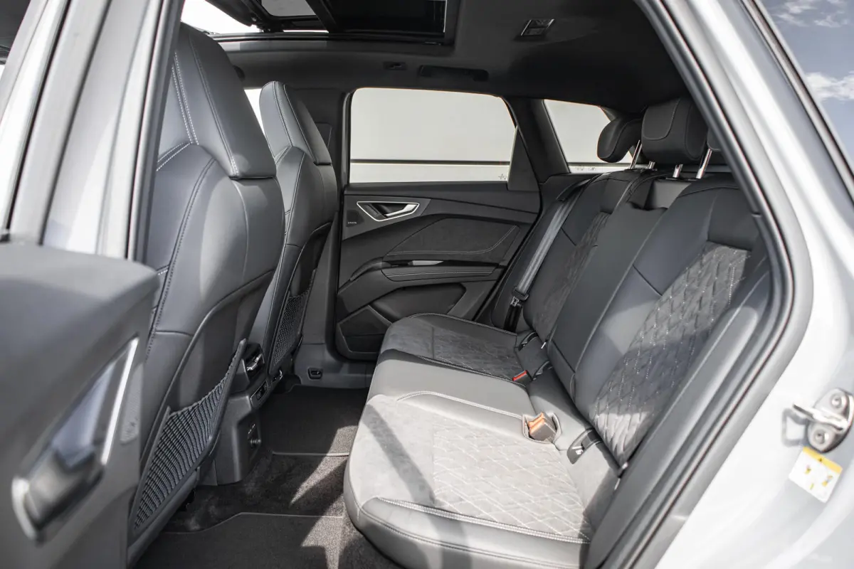 S edition 340pk quattro performance 82 kWh | Panoramadak | Head-up | S-Line Interieur