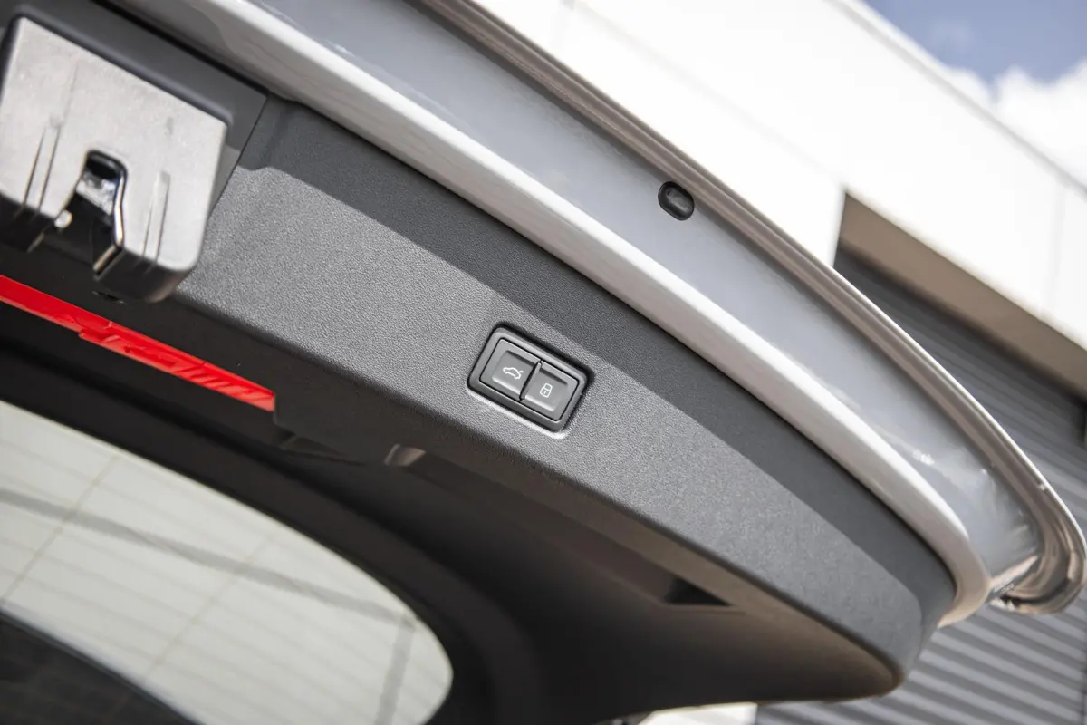 S edition 340pk quattro performance 82 kWh | Panoramadak | Head-up | S-Line Interieur