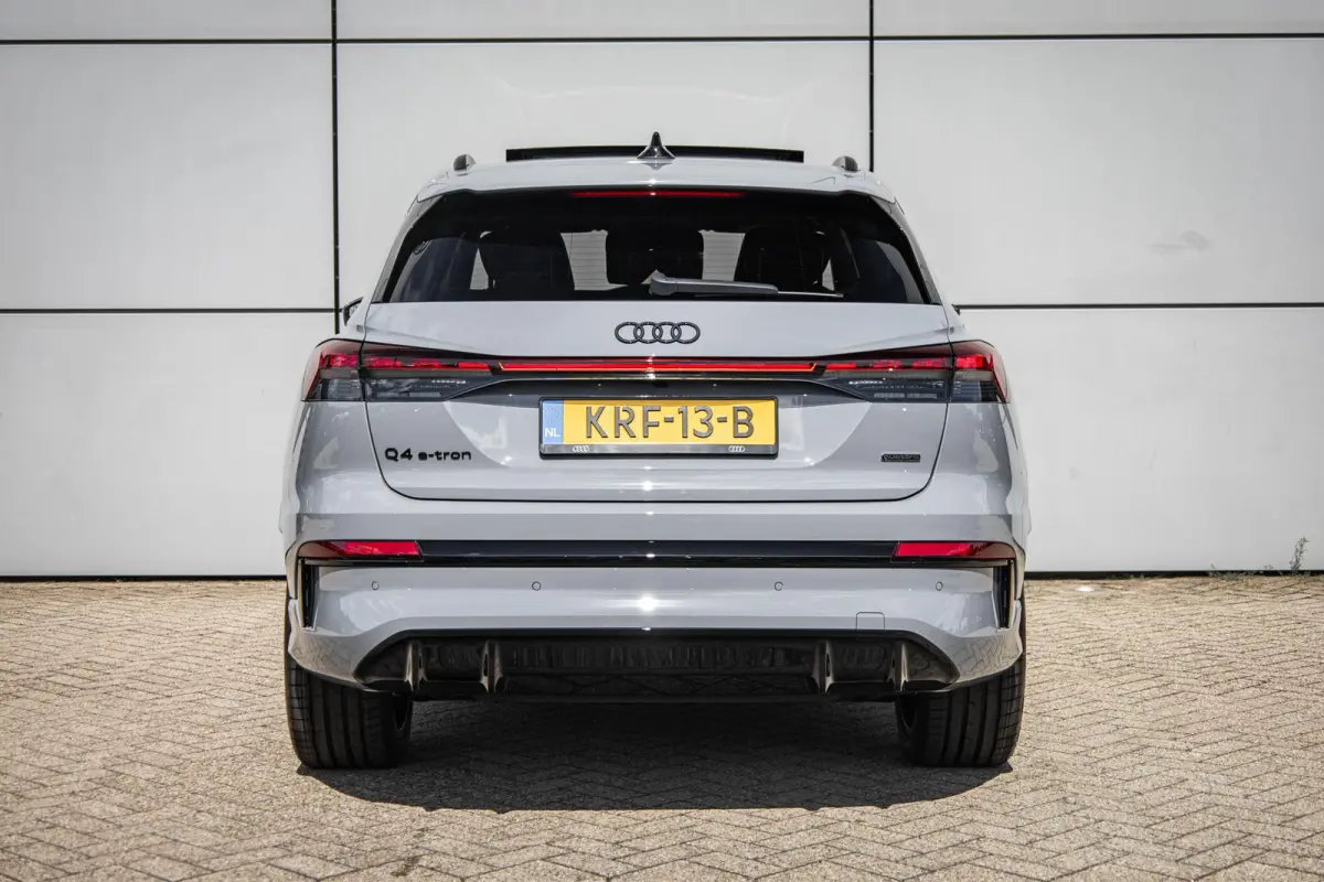 S edition 340pk quattro performance 82 kWh | Panoramadak | Head-up | S-Line Interieur