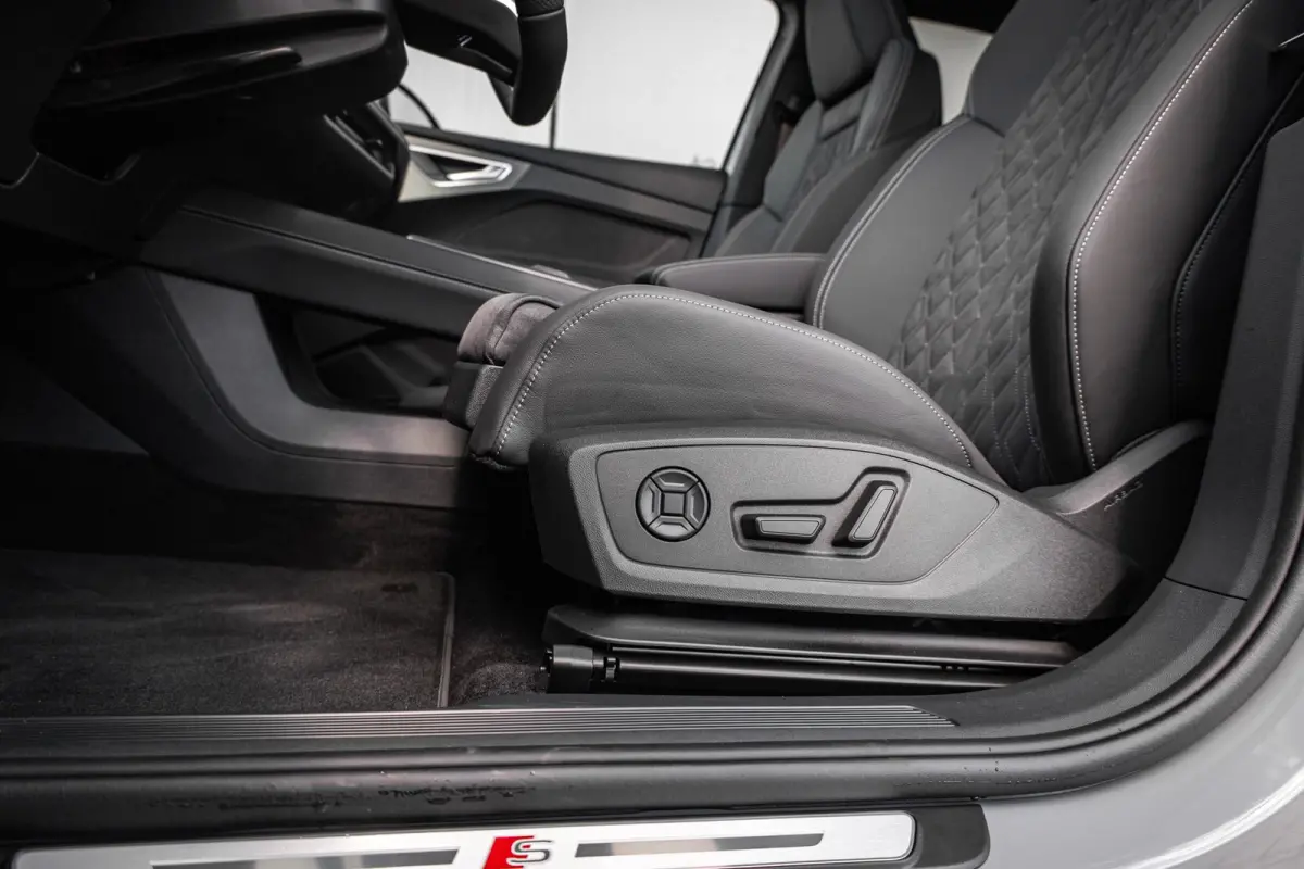 S edition 340pk quattro performance 82 kWh | Panoramadak | Head-up | S-Line Interieur
