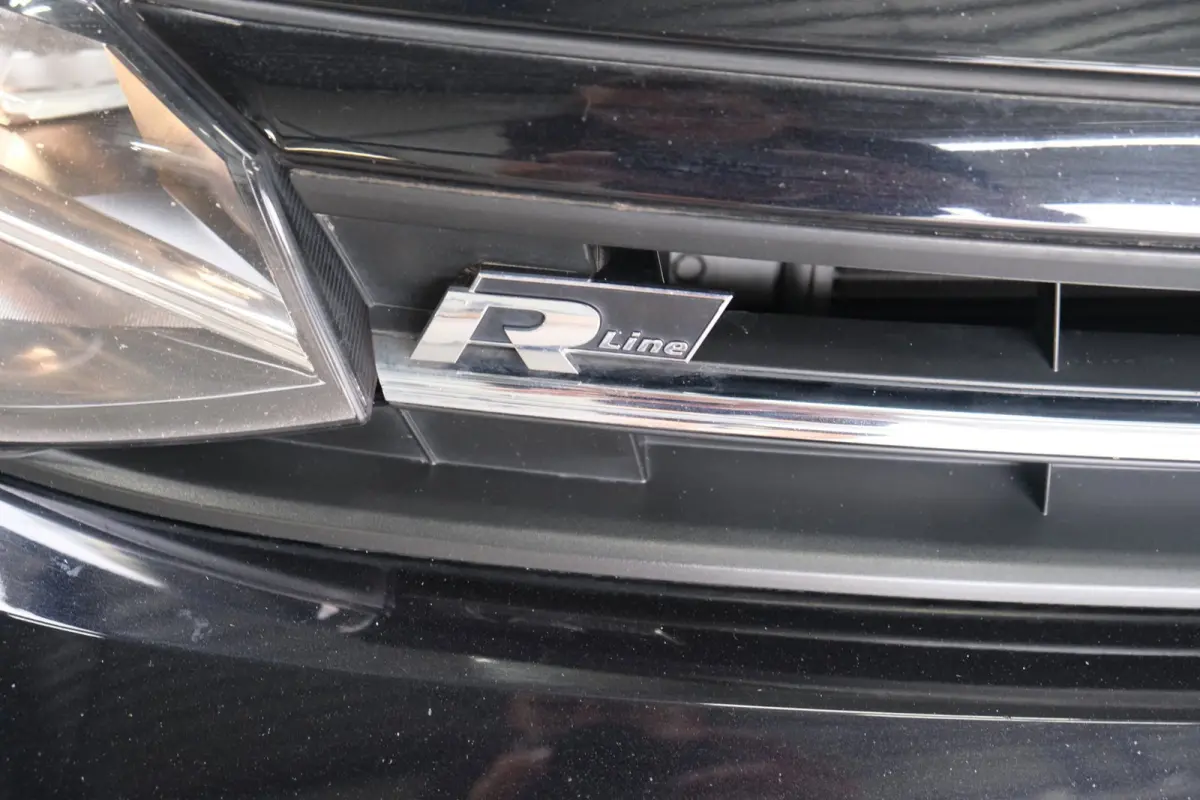 1.0 TSI R-Line Edition Automaat - N.A.P. Airco, Cruise, PDC, Camera, Carplay.