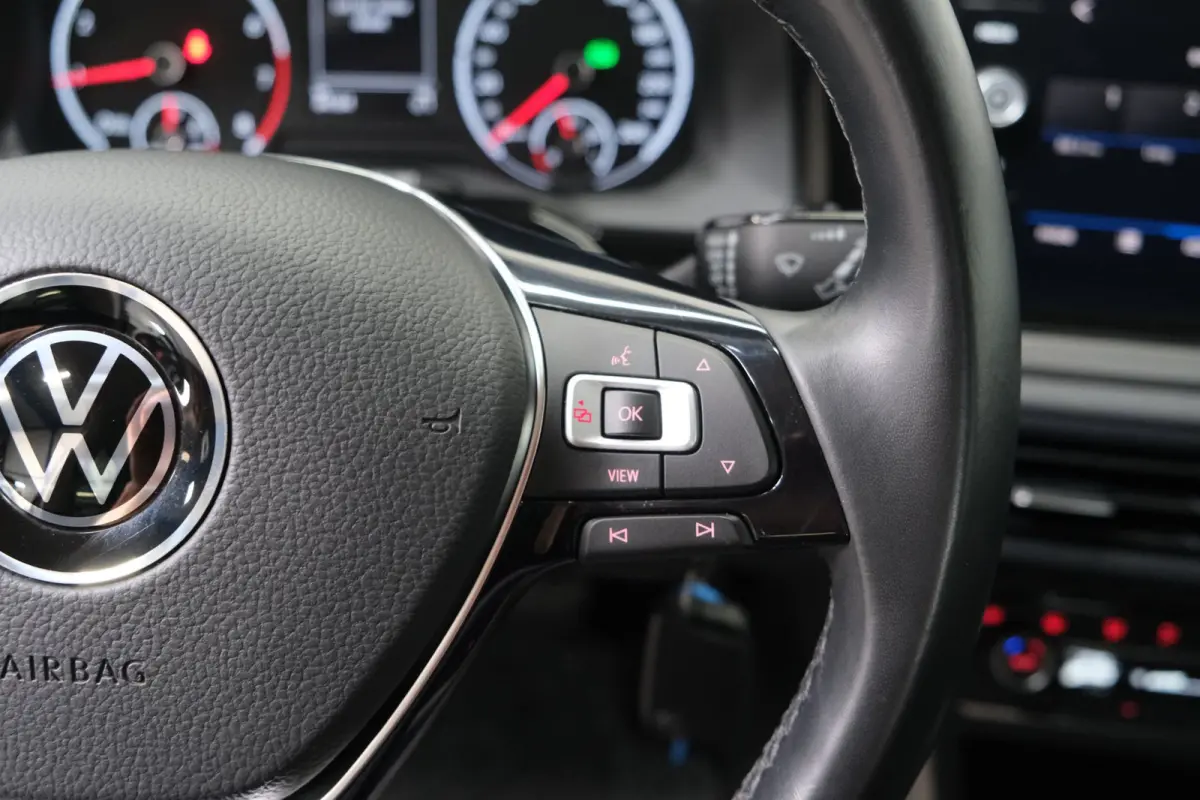 1.0 TSI R-Line Edition Automaat - N.A.P. Airco, Cruise, PDC, Camera, Carplay.