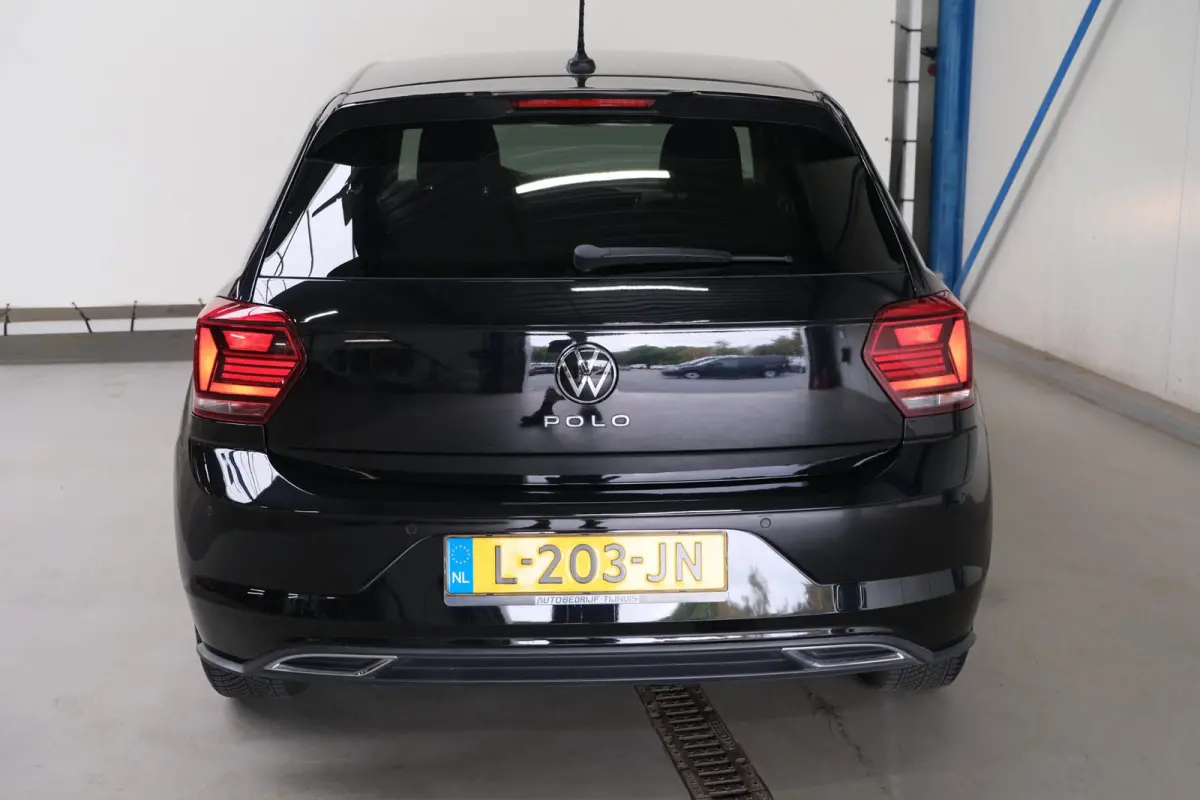 1.0 TSI R-Line Edition Automaat - N.A.P. Airco, Cruise, PDC, Camera, Carplay.