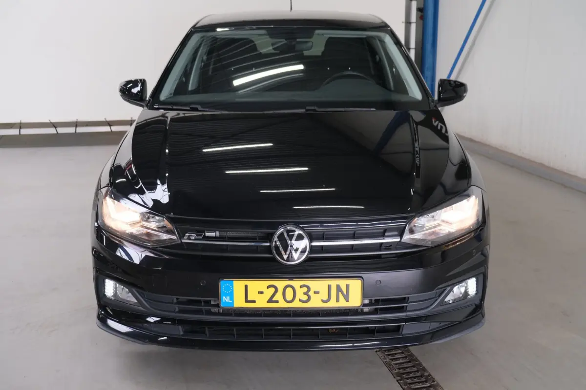 1.0 TSI R-Line Edition Automaat - N.A.P. Airco, Cruise, PDC, Camera, Carplay.
