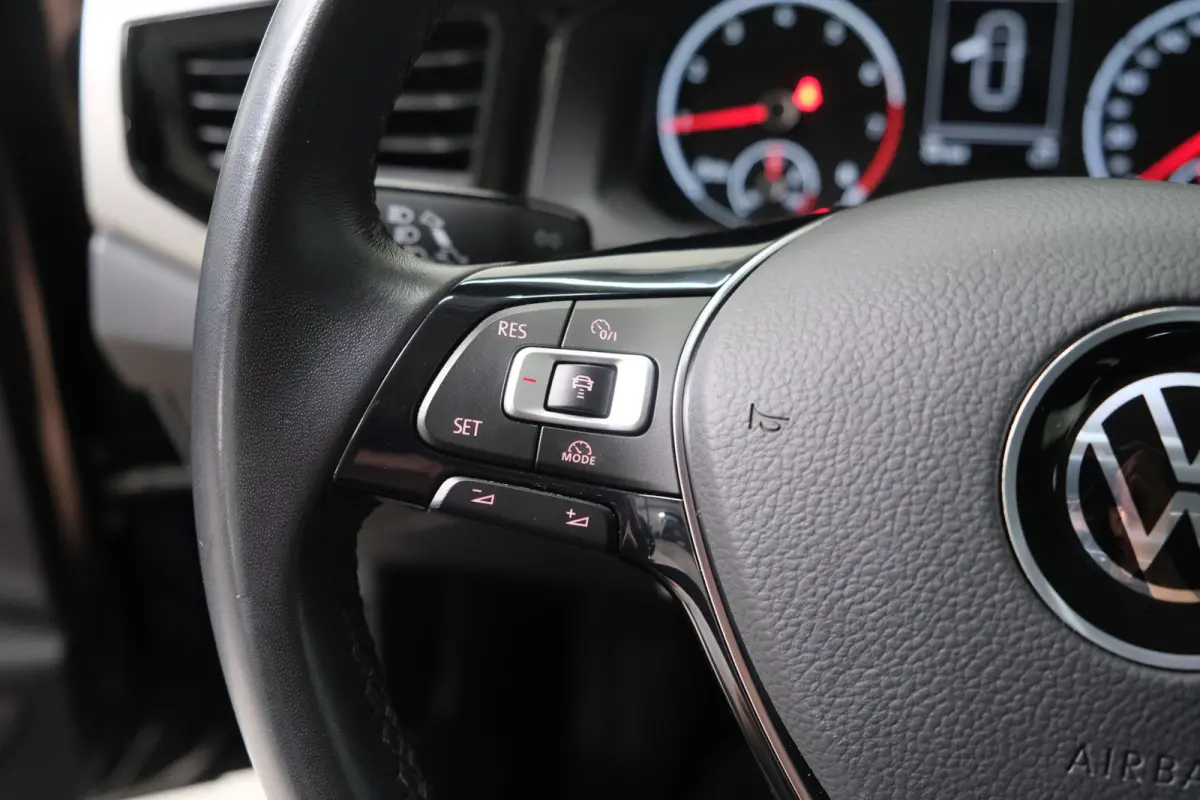 1.0 TSI R-Line Edition Automaat - N.A.P. Airco, Cruise, PDC, Camera, Carplay.