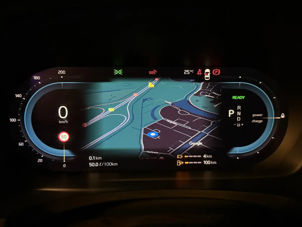 T6 AWD Recharge Plus Dark | Schuifdak | 360 Camera | Harman Kardon | Adaptieve Cruise Control | Stoelverwarming voor+achter | Stuurwielverwarming | 19 Inch | Full LED  Meesturende koplampen 