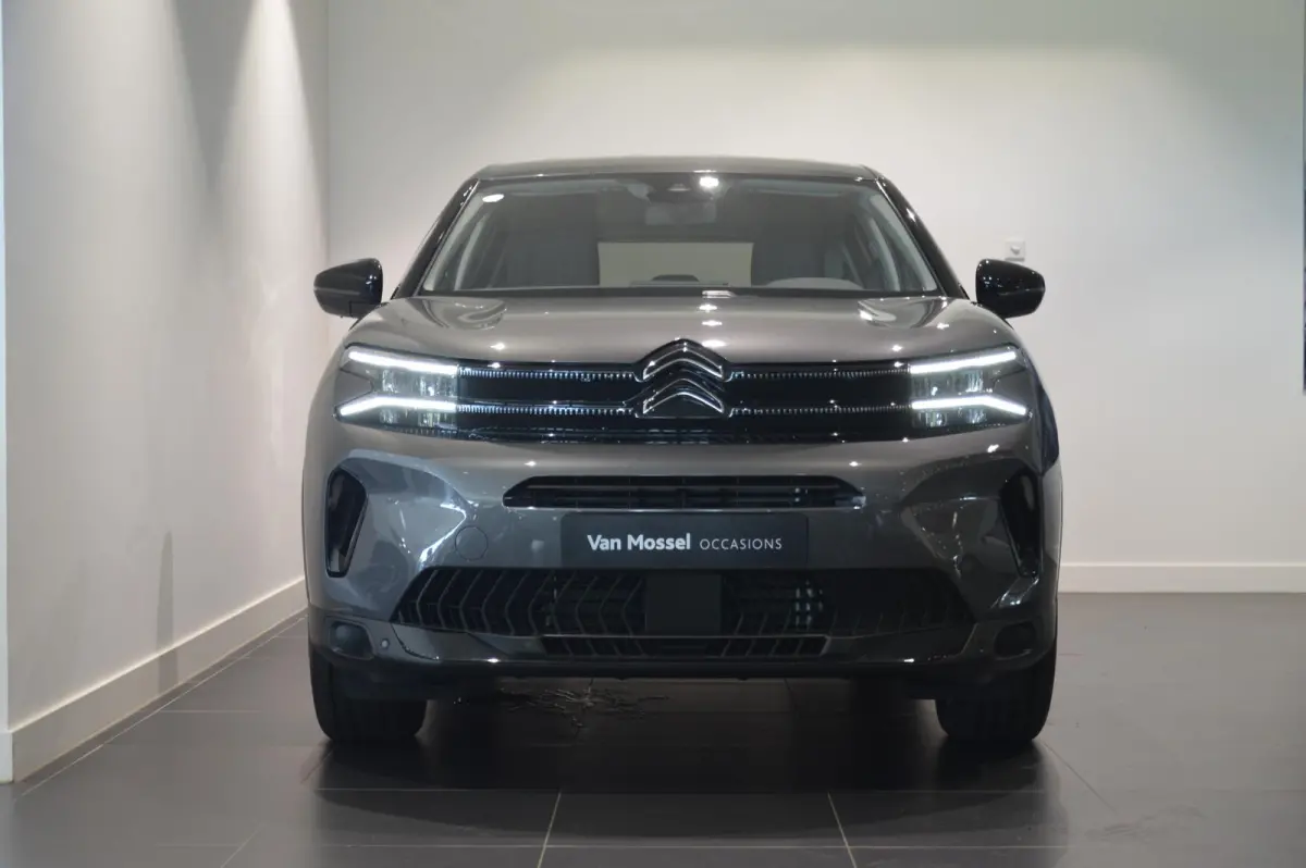 1.2 Hybrid 136 Plus - STOELVERWARMING - NAVIGATIE - NIEUW STAAT!