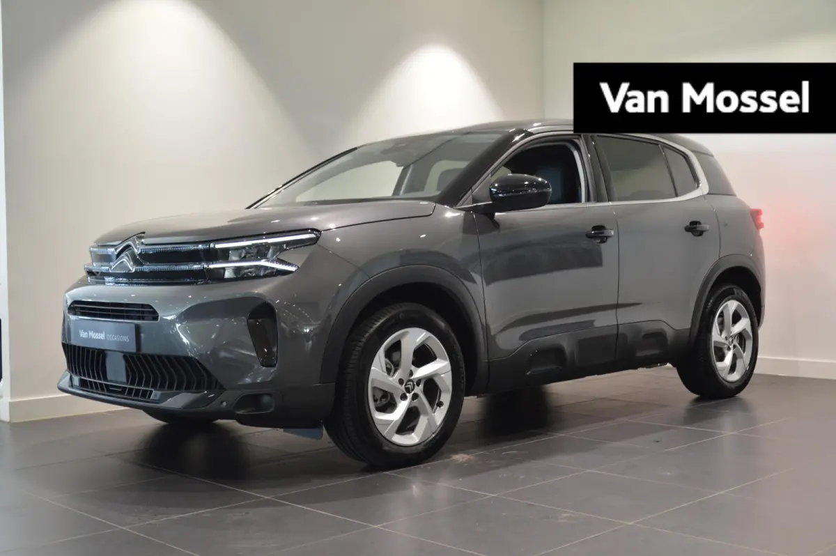 1.2 Hybrid 136 Plus - STOELVERWARMING - NAVIGATIE - NIEUW STAAT!