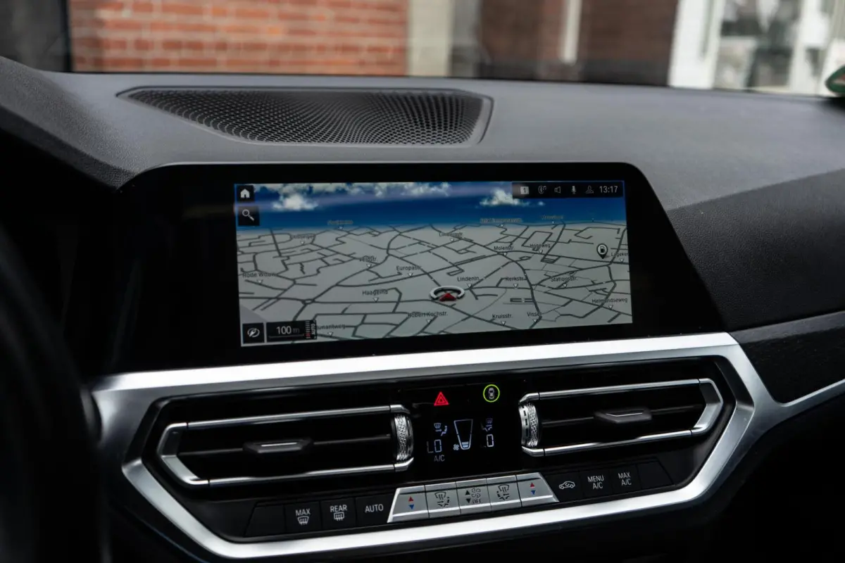 318i High Executive M-Sport Pano / Camera / Ambi