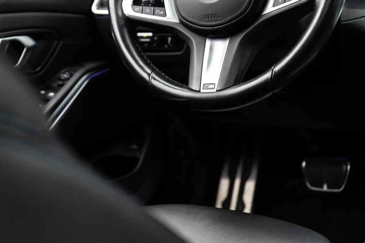 318i High Executive M-Sport Pano / Camera / Ambi