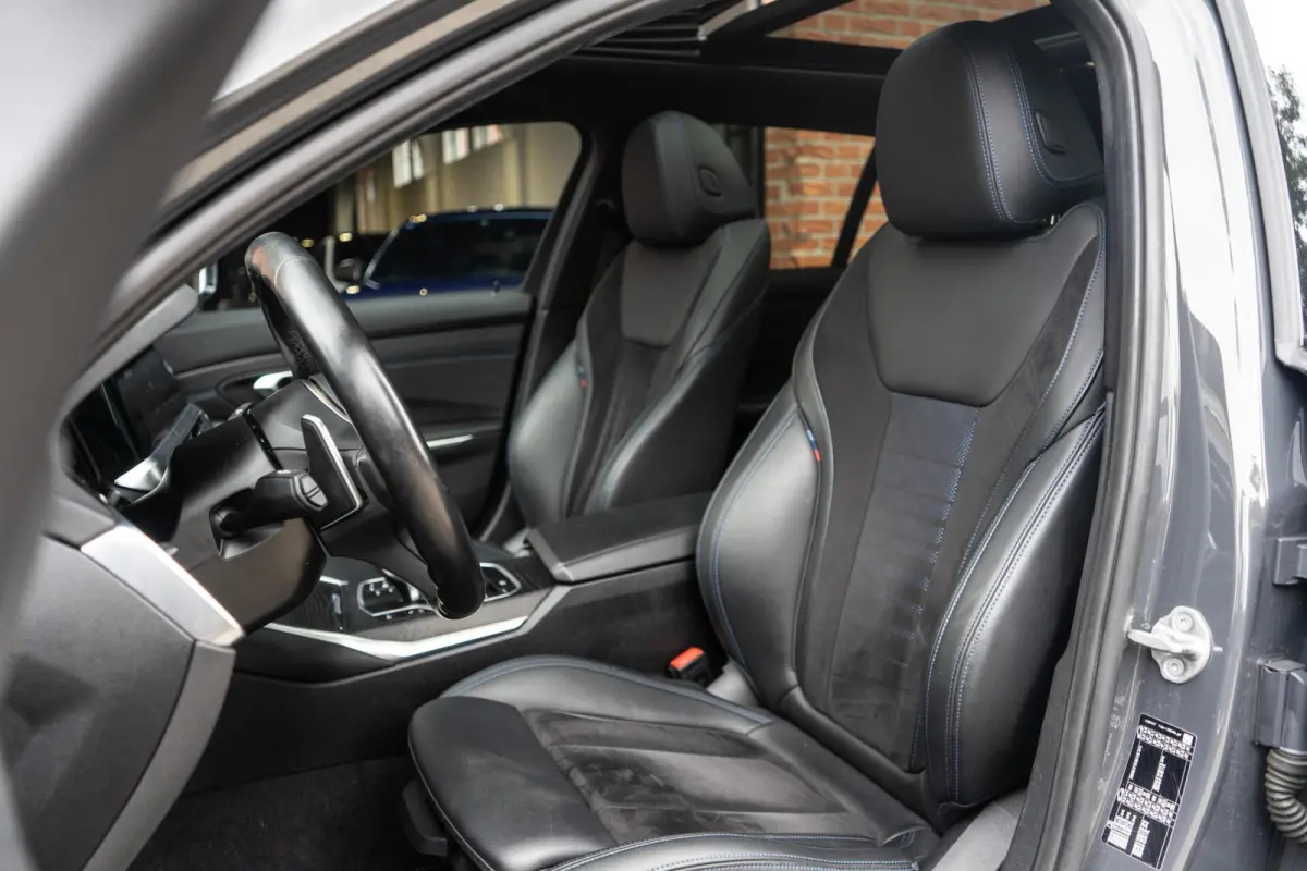 318i High Executive M-Sport Pano / Camera / Ambi