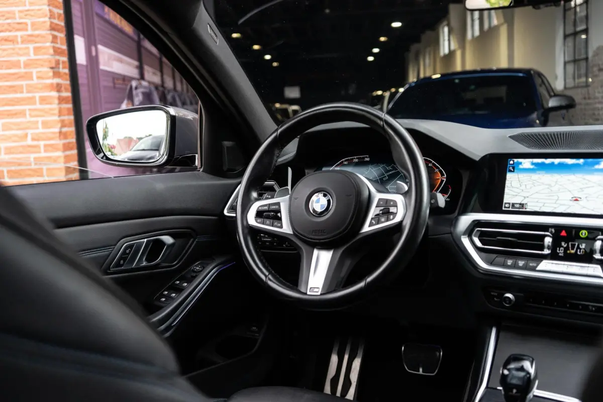 318i High Executive M-Sport Pano / Camera / Ambi