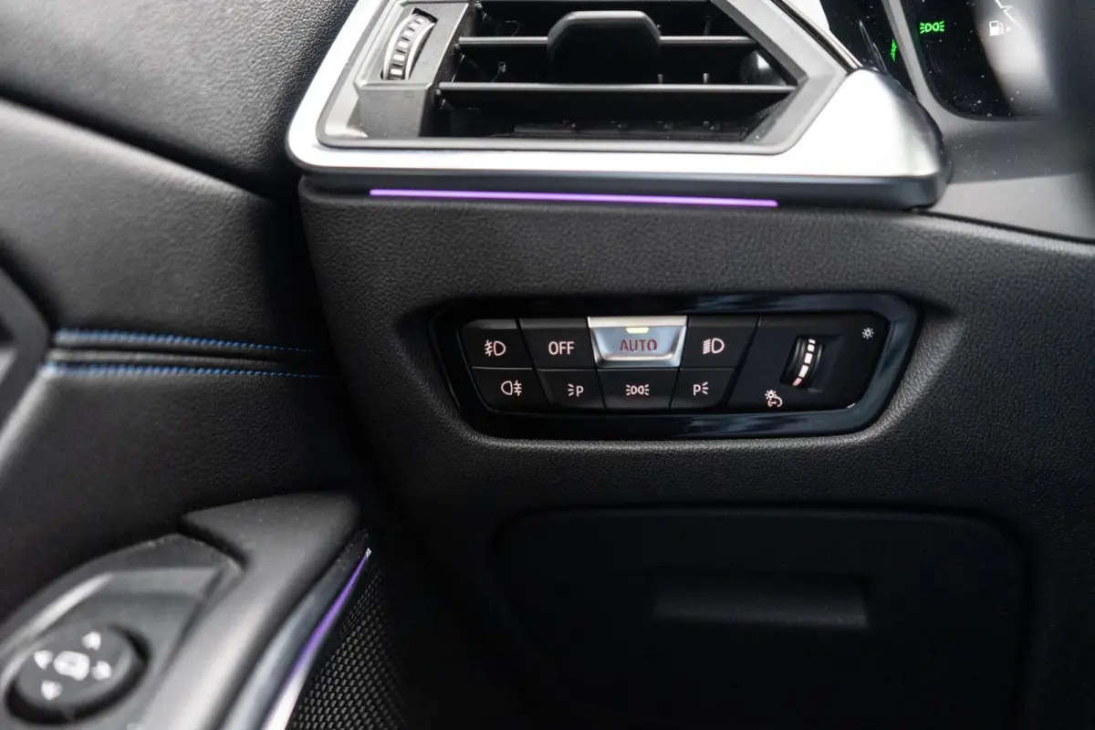 318i High Executive M-Sport Pano / Camera / Ambi