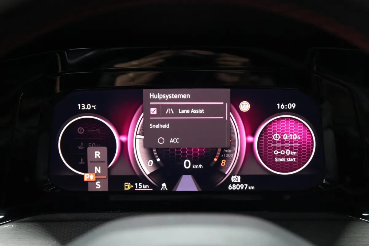 2.0 TSI GTI Clubsport 301+PK LED+IQ/PANO/HALF LEER+ALCANTARA+S.VERWARMING/19"/CAM/LINE/ACC/ECC/12 MND GARANTIE!