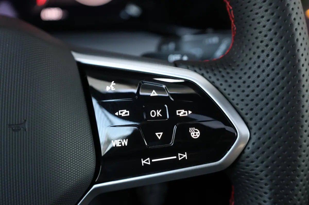 2.0 TSI GTI Clubsport 301+PK LED+IQ/PANO/HALF LEER+ALCANTARA+S.VERWARMING/19"/CAM/LINE/ACC/ECC/12 MND GARANTIE!