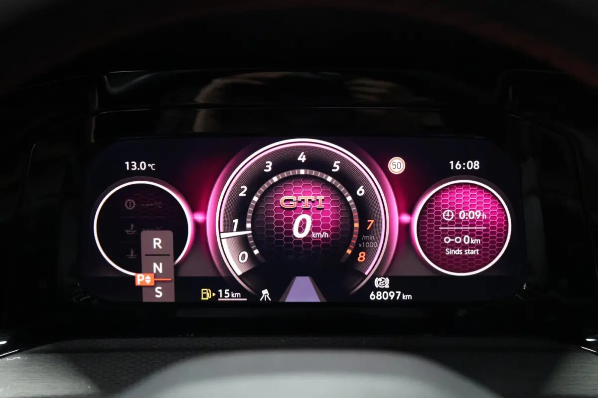 2.0 TSI GTI Clubsport 301+PK LED+IQ/PANO/HALF LEER+ALCANTARA+S.VERWARMING/19"/CAM/LINE/ACC/ECC/12 MND GARANTIE!