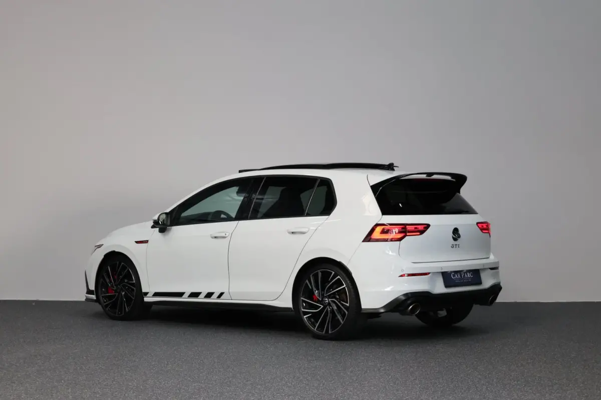 2.0 TSI GTI Clubsport 301+PK LED+IQ/PANO/HALF LEER+ALCANTARA+S.VERWARMING/19"/CAM/LINE/ACC/ECC/12 MND GARANTIE!