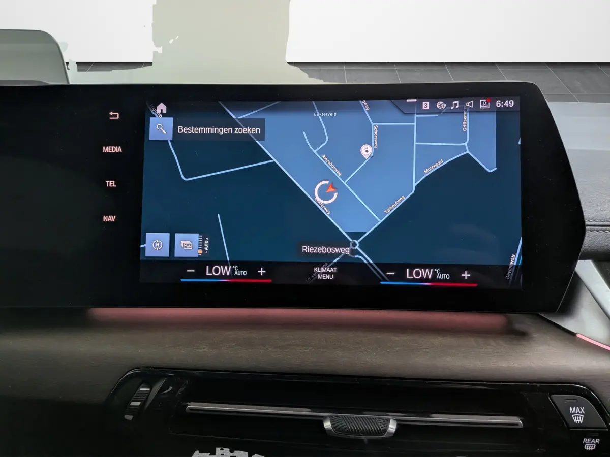 225e xDrive | Elekt. wegklapbare Trekhaak | 360 Camera | Head-Up Display | Leder