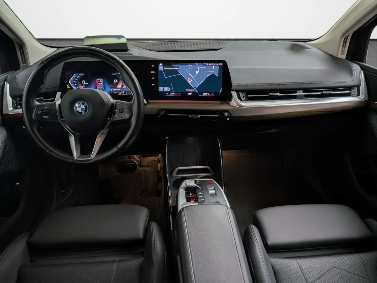 225e xDrive | Elekt. wegklapbare Trekhaak | 360 Camera | Head-Up Display | Leder
