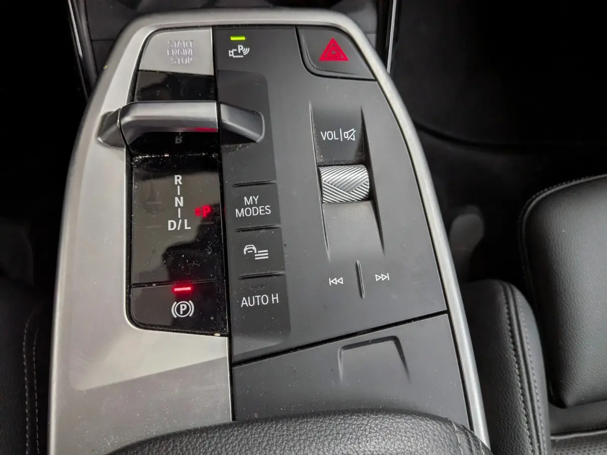 225e xDrive | Elekt. wegklapbare Trekhaak | 360 Camera | Head-Up Display | Leder